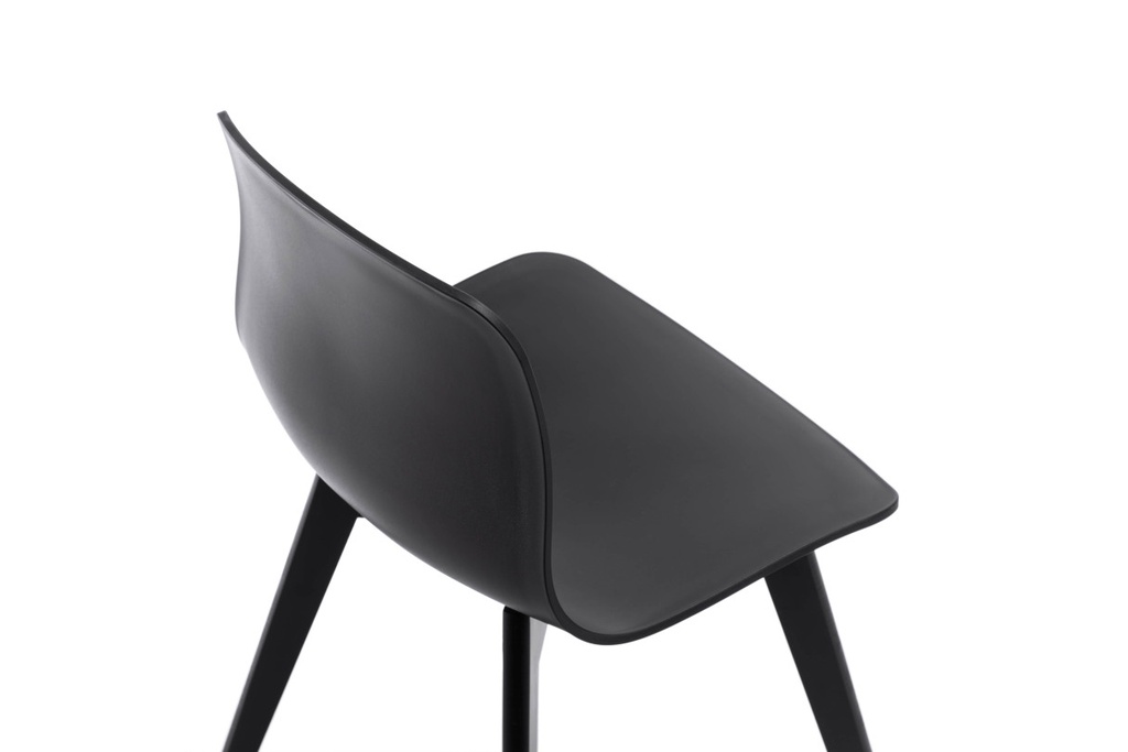Lot de 2 chaises en polypropylène avec pieds en hêtre teintés A1872 - Noir