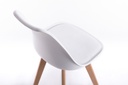 Lot de 2 chaises scandinaves TOMY en polypropylène coussin simili pieds en bois - Blanc